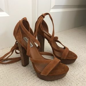 Tan suede Steve Madden Heels 7.5